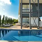 Villa White Pearl