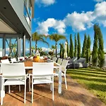 Villa White Pearl