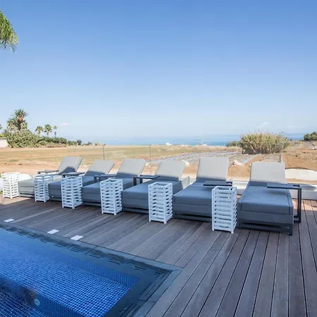 White Pearl ヴィラ *