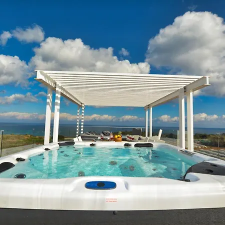Vila White Pearl Protaras