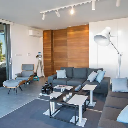 White Pearl Vila