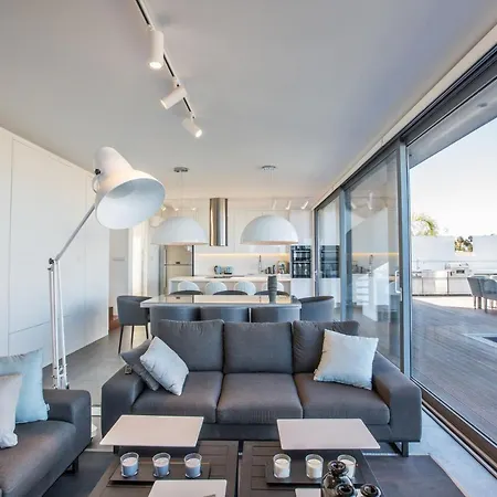 White Pearl Villa *