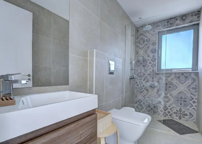 White Pearl * Protaras