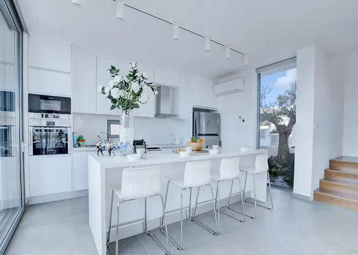 White Pearl * Protaras