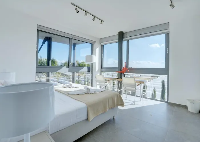 White Pearl Villa Protaras